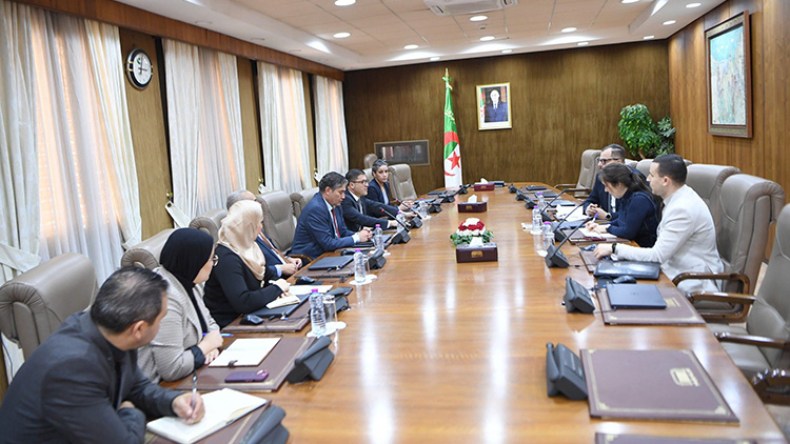 هكذا ردّ البرلمان على تساؤلات الاستدانة ومنظمة التجارة العالمية