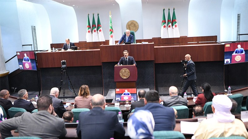 مطالب بشطب الأغنياء من تحويلات بـ600 ألف مليار !