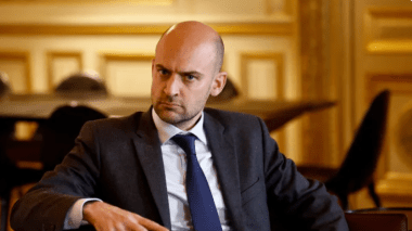 French Foreign Minister: “Paris Ambassador’s Return Contingent on Calm Dialogue with Algeria”