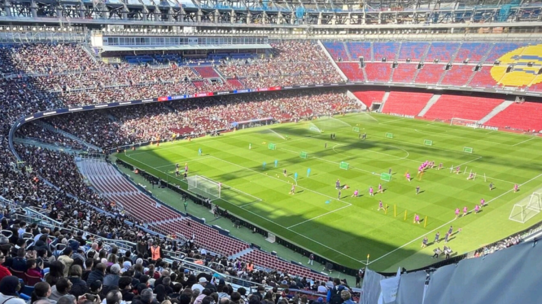 بالفيديو.. نادي برشلونة يعود إلى “الكامب نو”