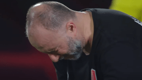 بالفيديو.. بلماضي يجهش بالبكاء بعد تلقي الدحيل الهدف الثالث أمام الأهلي