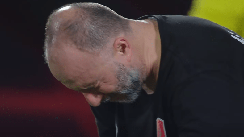 بالفيديو.. بلماضي يجهش بالبكاء بعد تلقي الدحيل الهدف الثالث أمام الأهلي