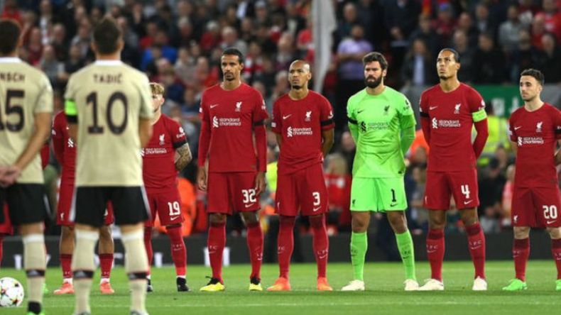 دقيقة صمت قبل انطلاق المباراة.. الإنجليز يُقرّرون