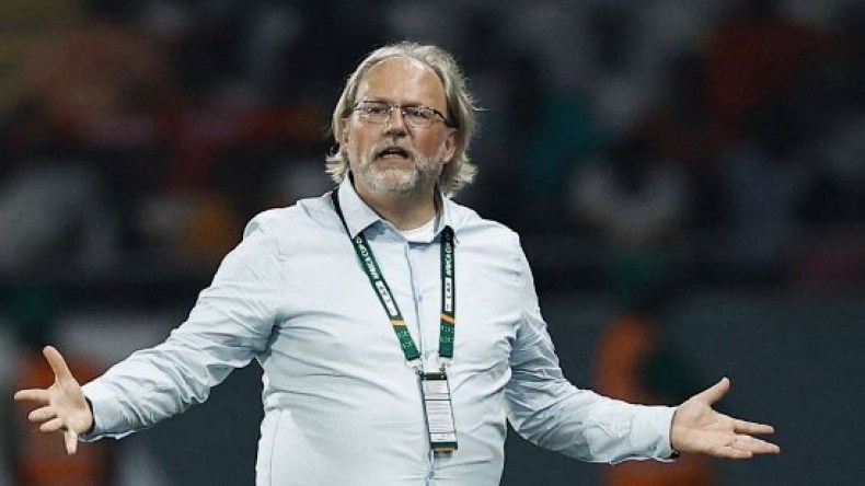 مدرب يُرشّح الجزائر لِإحراز كأس أمم إفريقيا