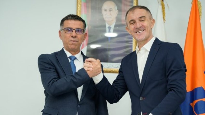 التقني الذي هزمه “الخضر” ثلاث مرّات مدربا لِسطيف