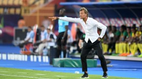 “منتخب الجزائر طلب خدماتي بعد رحيل بلماضي”