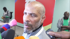 مدرب نيجيريا يتهم لاعبي الكونغو الديمقراطية بممارسة السحر