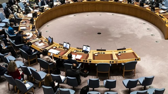 بين القانون والسياسة… هذه تناقضات لائحة مجلس الأمن