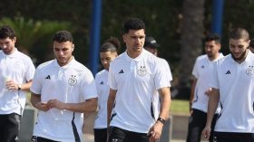 قائمة اللاعبين الأساسيين للجزائر في مواجهة السعودية