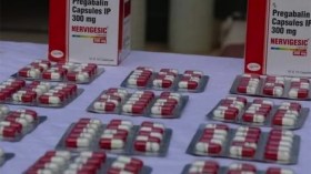 وصفات خارج القانون.. عندما يسقط أصحاب المآزر البيضاء في فخ الأدوية الحساسة