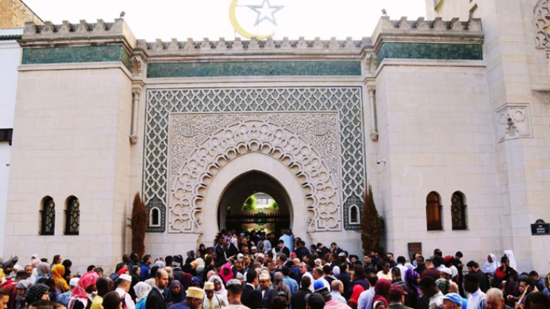 دوائر فرنسية تسعى جاهدة للتجييش ضد الجالية المسلمة