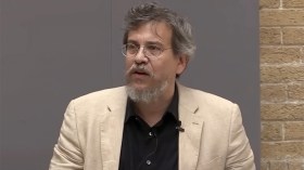 قراءة نقدية في فكر روي كاساغراندا