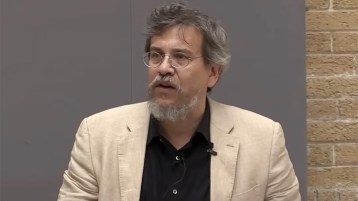 قراءة نقدية في فكر روي كاساغراندا