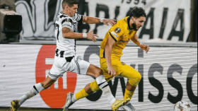 بالفيديو.. حجام يسجل ويقود ناديه يونغ بويز لتحقيق فوز عريض