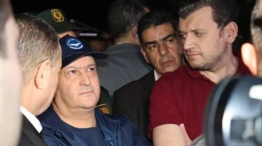 Le Premier ministre à Tipaza pour suivre les opérations d’extinction des feux de forêt