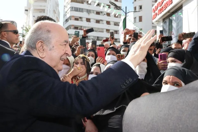 Constantine: Un accueil populaire chaleureux réservé au Président de la République