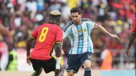 بالفيديو.. ميسي يتألق ويقود الأرجنتين للفوز على أنغولا