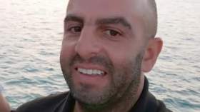 جزائري تصدّى لمجرم وأنقذ ركاب قطار في بريطانيا.. ما القصة؟