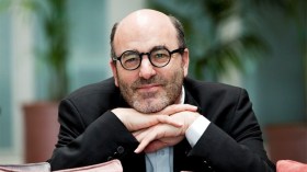 ” المتوسط يحكم العالم”… قراءة هادئة في أطروحة آلان دونو