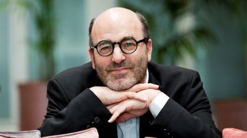 ” المتوسط يحكم العالم”… قراءة هادئة في أطروحة آلان دونو