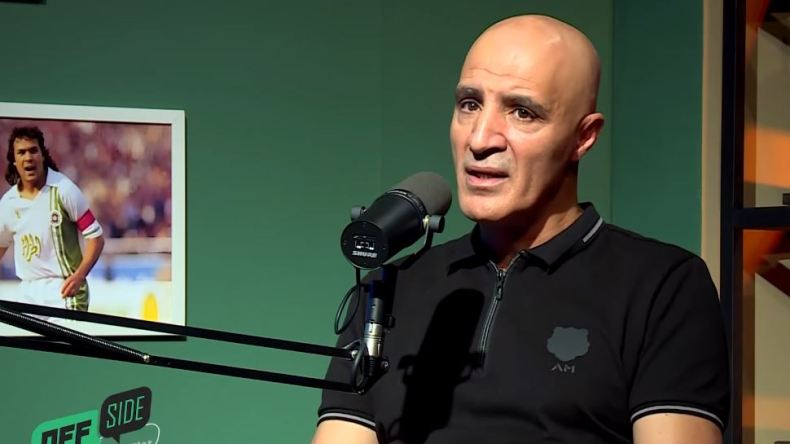 “رفضت عدة عروض من الخارج وأنا من يستحق الكرة الذهبية وليس بلماضي”