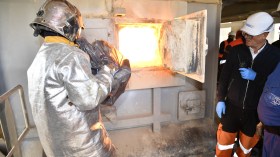 بالصور.. هكذا تم حرق 13 طنا من الكيف و15 مليون قرص مهلوس