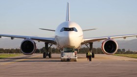 بالصور والفيديو.. هذه الطائرة الجديدة التي استلمتها الجوية الجزائرية