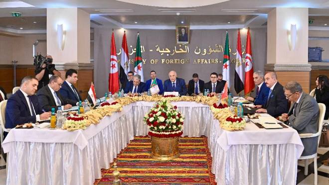 الأزمة الليبية.. هذا ما خلص إليه اجتماع دول الجوار بالجزائر