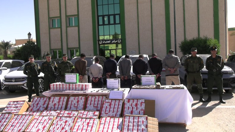 الإطاحة بـ8 مهربين وحجز 26 سيارة و260 ألف قرص مهلوس بالوادي