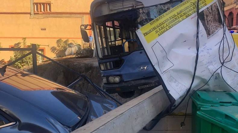 كحصيلة أولية.. إصابة 20 شخصا في حادث مرور تسلسلي ببجاية