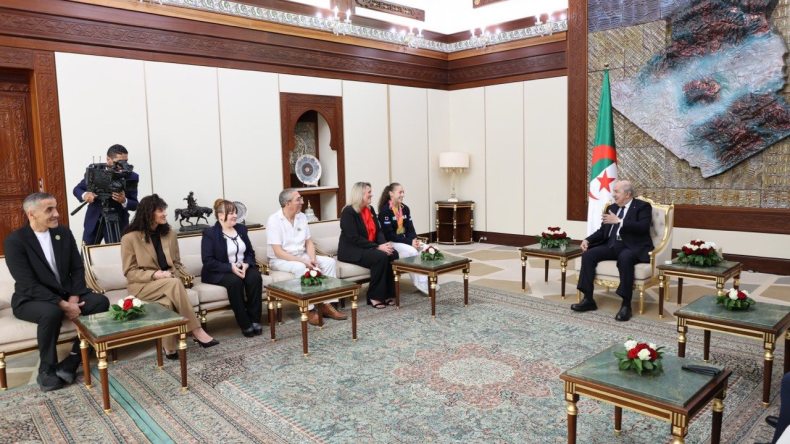 رئيس الجمهورية يستقبل البطلة العالمية كيليا نمور