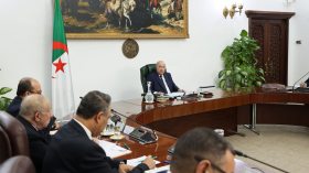 الرئيس تبون يترأس اجتماعا لمجلس الوزراء