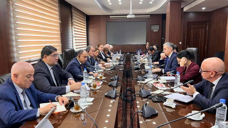 رزيق يستقبل بعثة صندوق النقد الدولي