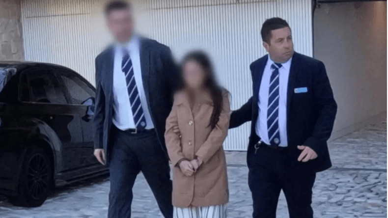 احتالت على زبائنها بـ 70 مليون دولار.. عرّافة في قبضة الشرطة!