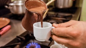 قهوة تقليدية تتسبب في دخول مهندسة العناية المركزة!