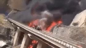 بالفيديو.. مصرع 42 معتمرا هنديا في حادث مروع بالمدينة المنورة