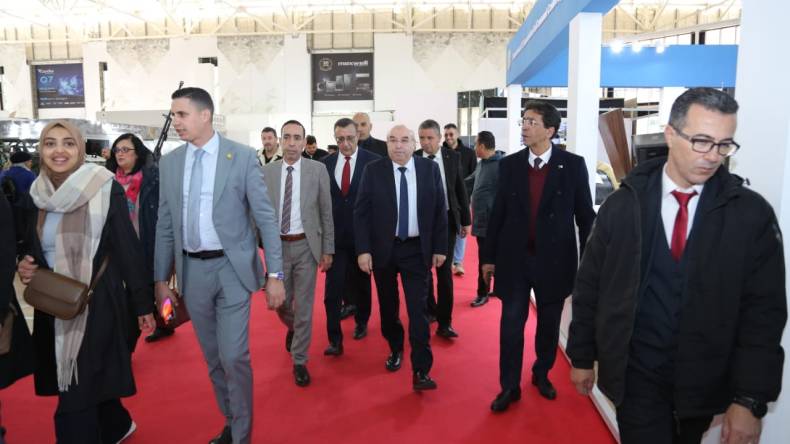 قويدري يؤكد دعم توطين إنتاج الأدوية وتوجيه الفائض للتصدير