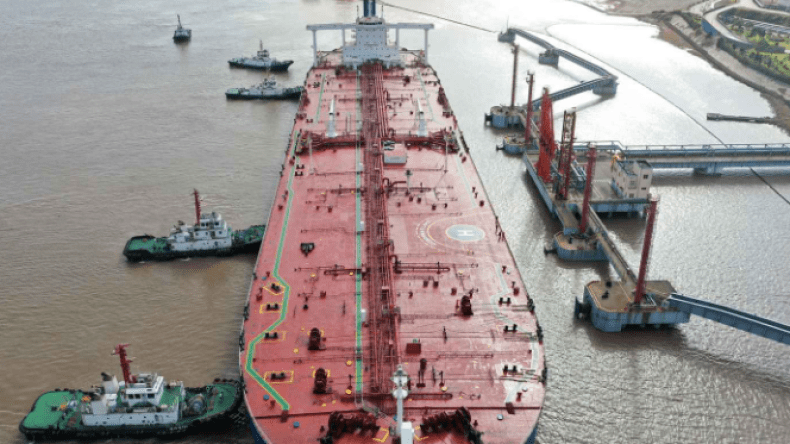 رويترز: خفر السواحل الأمريكي يلاحق ناقلة نفط قبالة سواحل فنزويلا