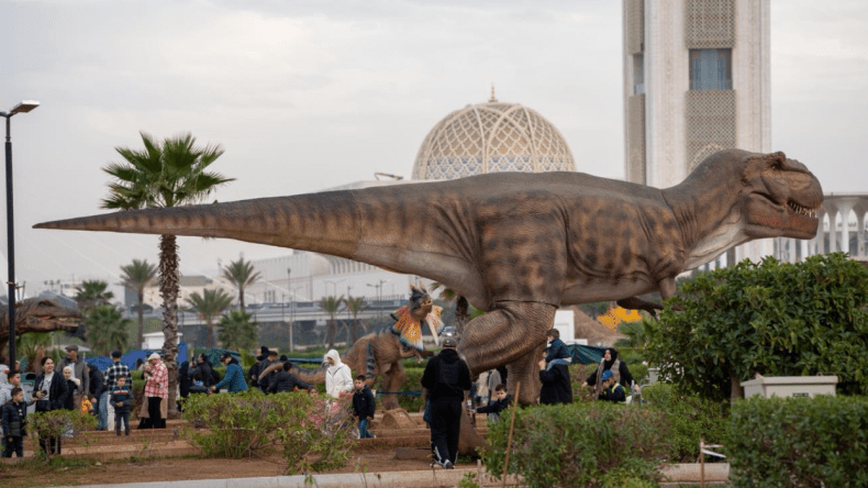 “تصرّفات الأطفال في معرض الديناصورات طبيعية وبريئة ونابعة من حبّ الاكتشاف” (صور)