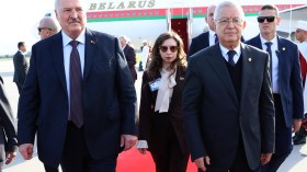 رئيس جمهورية بيلاروسيا في الجزائر (فيديو)