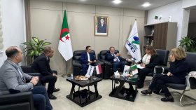 الجزائر وبولندا تدرسان فرص الاستثمار في التخصصات الكيميائية