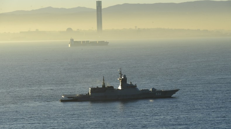 الغراب “BOIKII” من الأسطول الروسي لبحر البلطيق ترسو في ميناء الجزائر