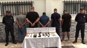 شرطة العاصمة تفكّك جماعات إجرامية مختصة في سرقة السيارات (صور)