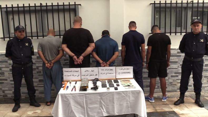 شرطة العاصمة تفكّك جماعات إجرامية مختصة في سرقة السيارات (صور)