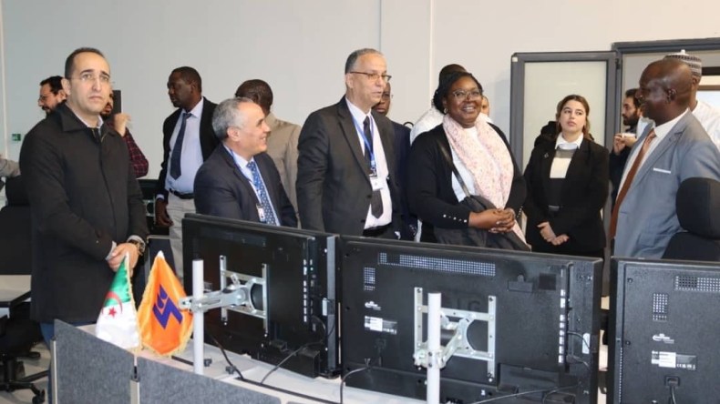 وزيرة البترول التشادية تطلع على خبرات الجزائر في إدارة الشبكة الكهربائية