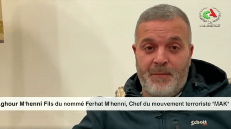 التلفزيون الجزائري يعرض “شهادات صادمة” لنجل فرحات مهني (فيديو)