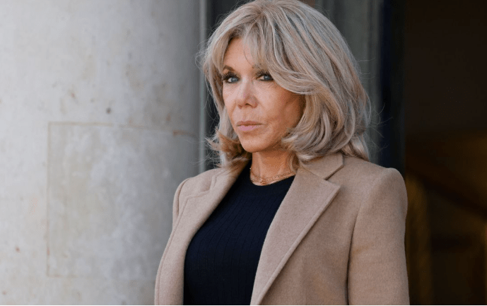 Brigitte Macron présente des excuses après des propos visant des militantes féministes
