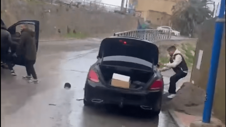 بعد فيديو سرقة سيارة بسكيكدة.. الشرطة توقف 5 أشخاص