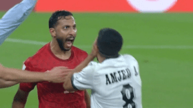 بالفيديو.. لاعب بحريني يعيد إلى الأذهان نطحة زيدان