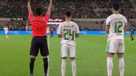 ارتفاع القيمة المالية لِثلاثة دوليين جزائريين